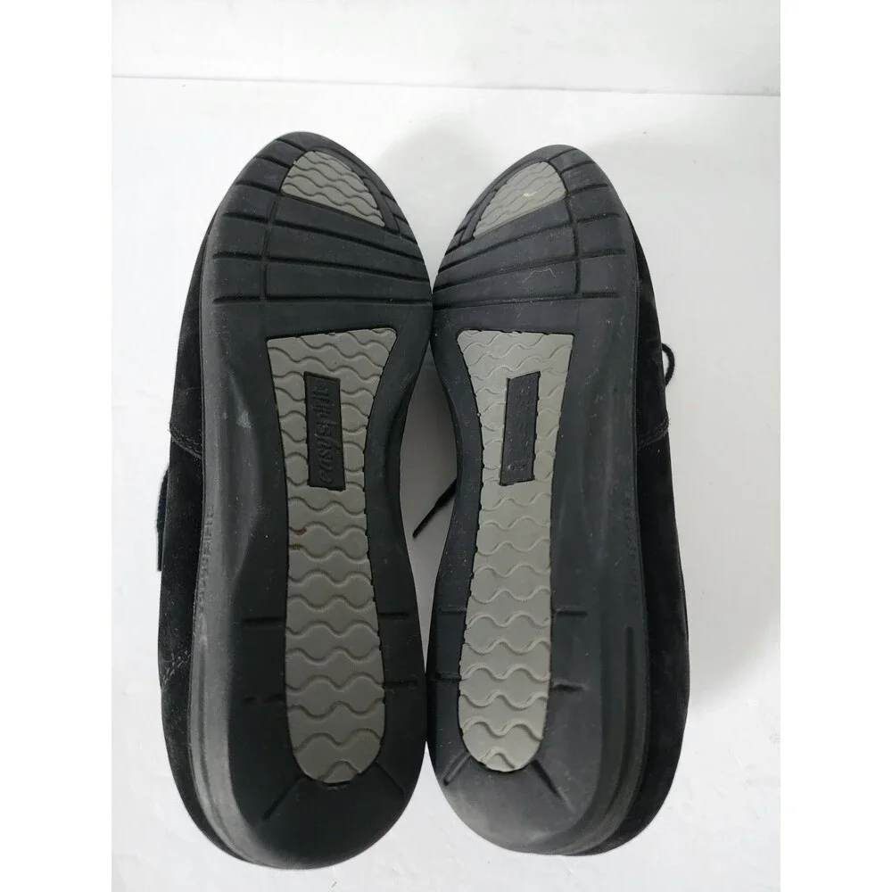 Easy Spirit tears suede